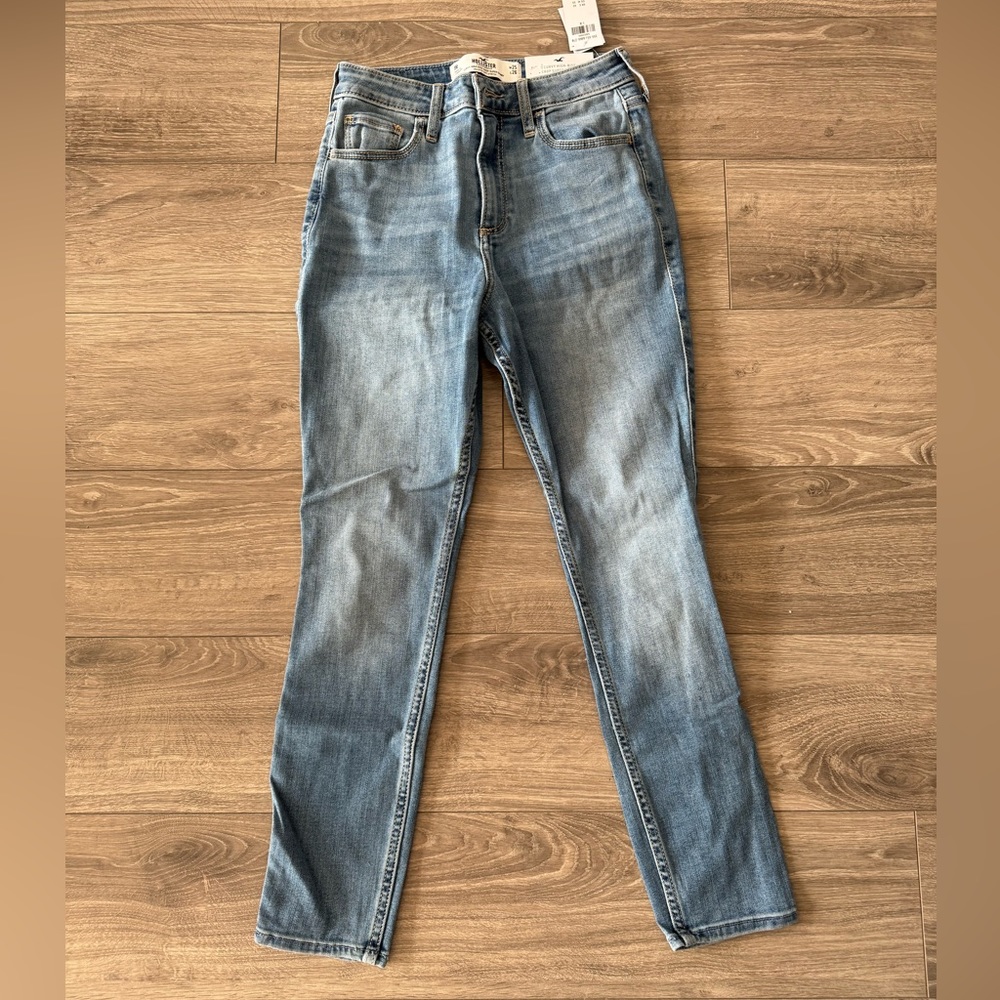 Hollister Curvy High Rise Crop Super Skinny Jeans